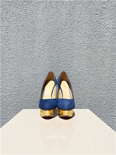 Altın Renkli Topuklu Ayakkabı