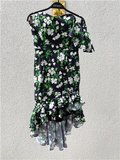 Çiçek Desenli Fırfırlı Straplez Elbise